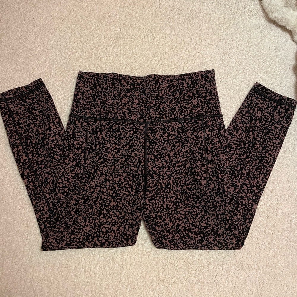 Athleta Salutation Stash Tight - Color Gravel